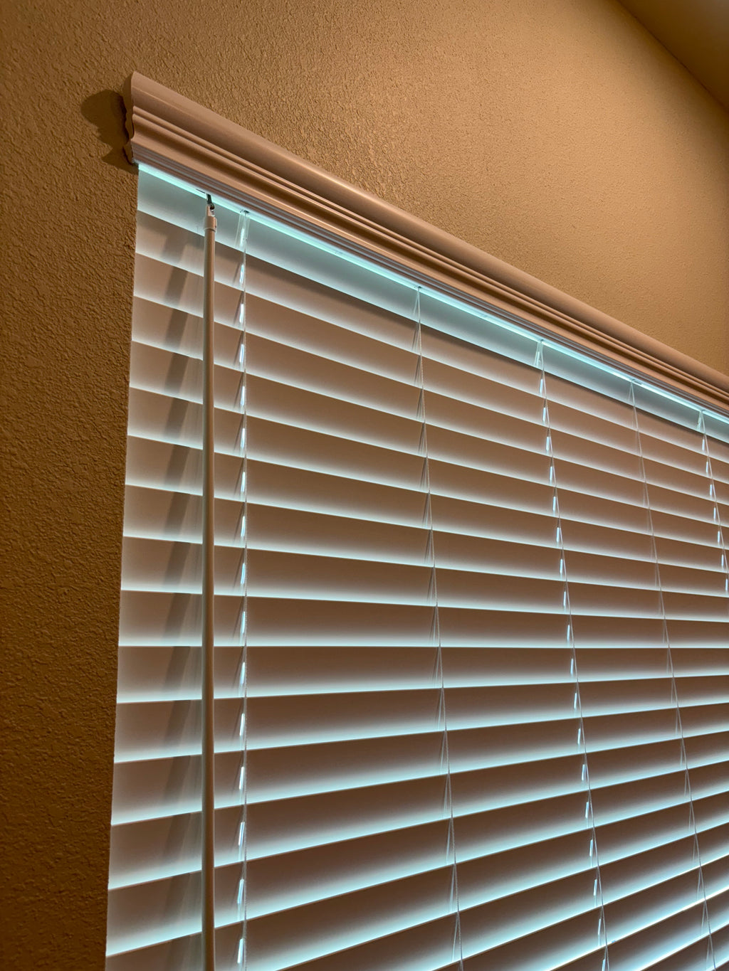 Faux Wood Cordless Blinds (2” slat)