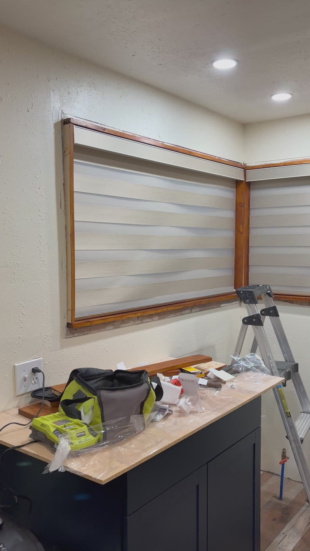 “Zebra” Roller Shades (Cordless)