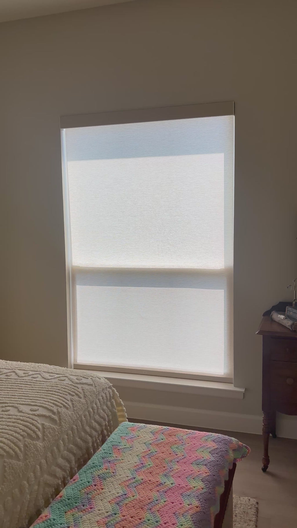 Fabric Roller Shade (Cordless)