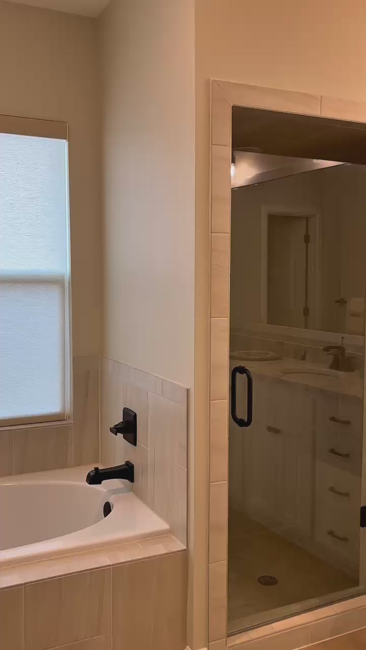 Fabric Roller Shade (Cordless)